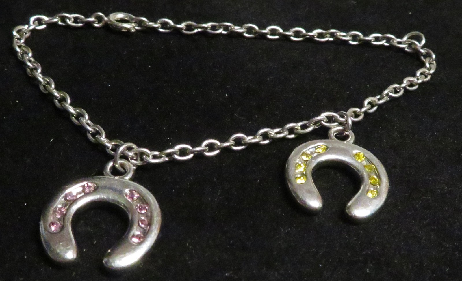 Horseshoe Bracelet Pink Yellow Rhinestone Horse Shoe Silver Tone Fashion 7.5″ GU