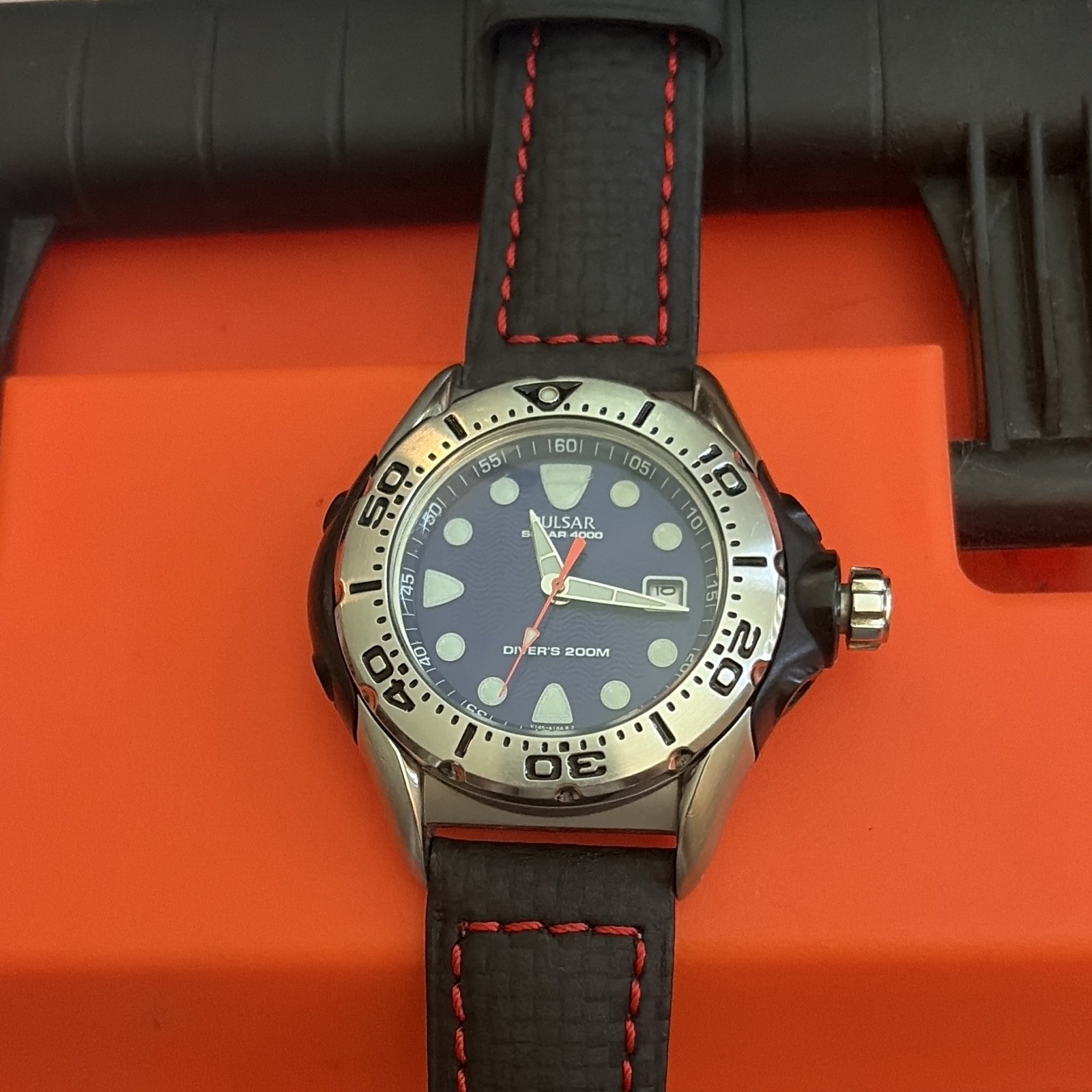 Pulsar Solar 4000 Solar Quartz Diver 200m Blue Wave Dial Date leather strap
