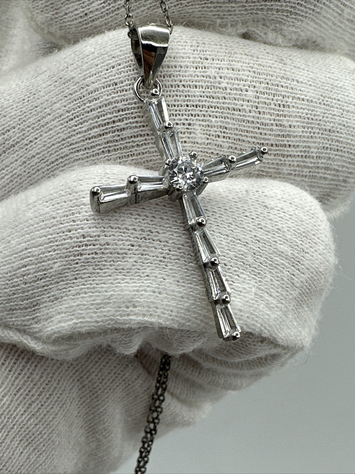 Vintage Sterling Silver .925 crystal cross Necklace #377