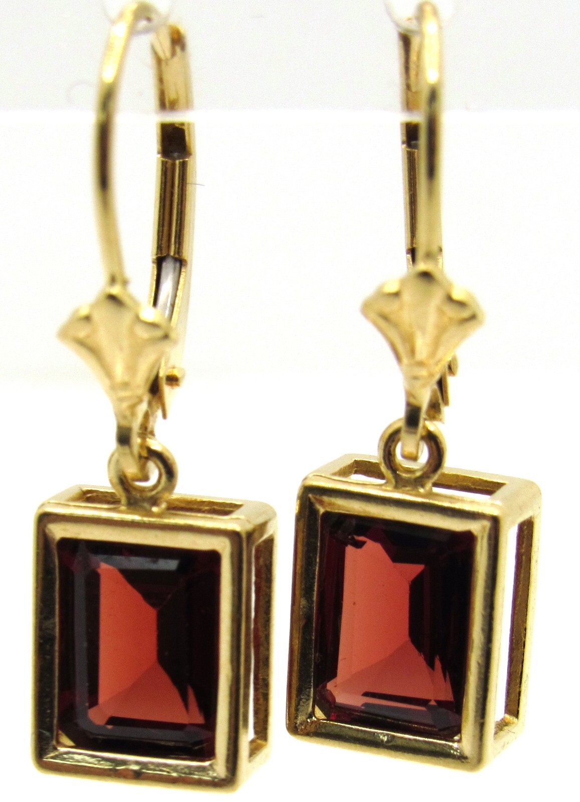 14K YELLOW GOLD RED GARNET GEMSTONE DROP DANGLE LEVER BACK CLOSURE EARRINGS .585