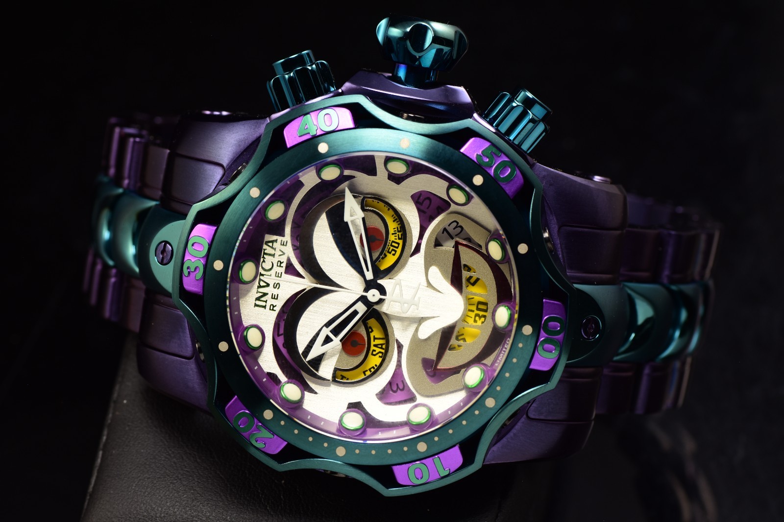 Invicta DC Comics JOKER Reserve Chrono 52.5 mm Swiss Green/Purple Ltd Ed Watch