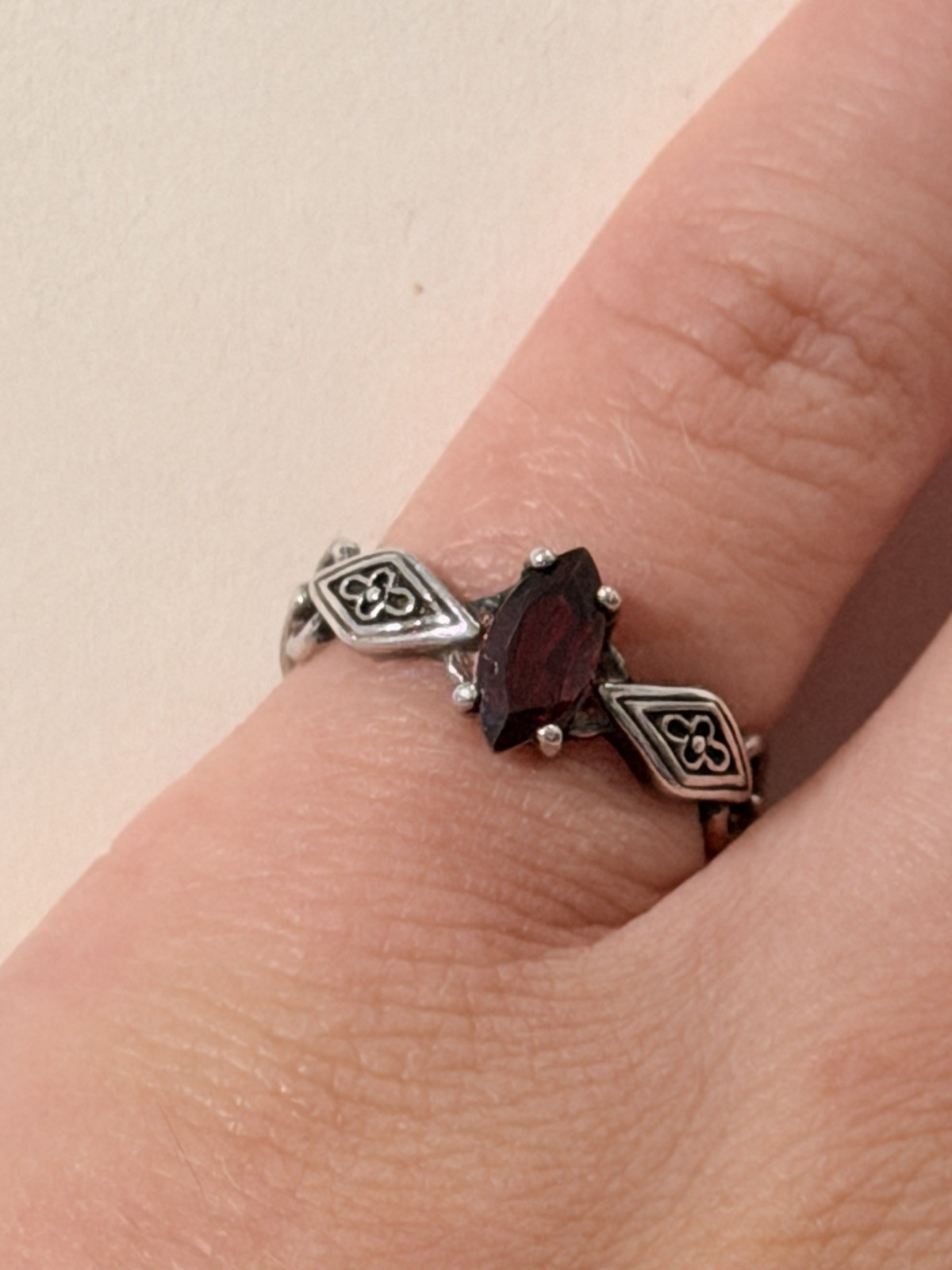 Avon RJ Graziano Sterling Silver Garnet Link Ring Size 5 925 Vintage Birthstone