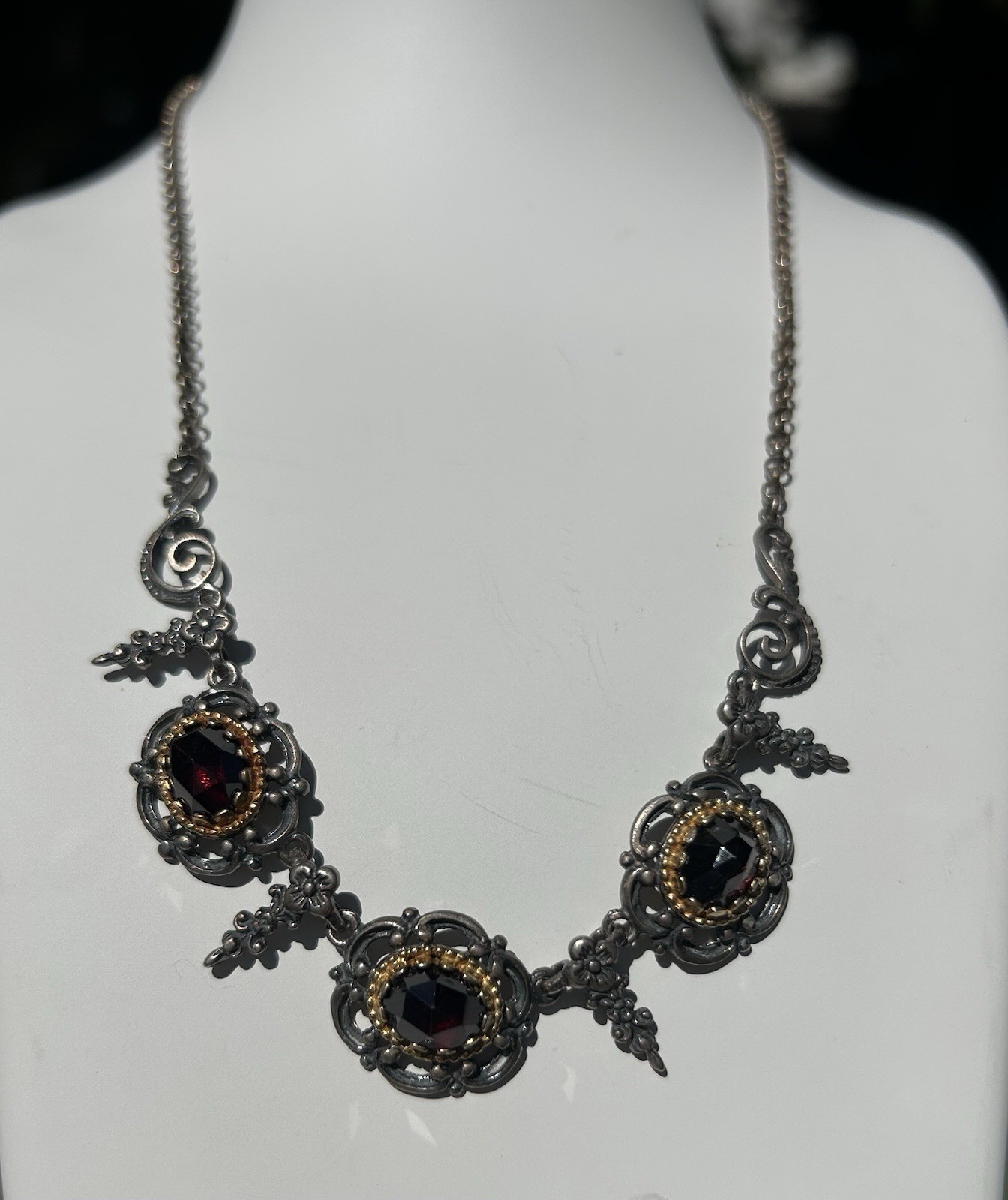 Beautiful vintage 835 silver costume necklace with natural garnets