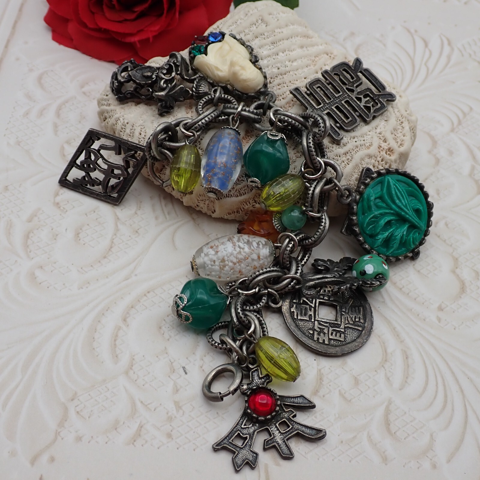 Vtg Buddha Tropicana 16 Charm Beaded Oriental Theme 7″ Silver Tone Bracelet