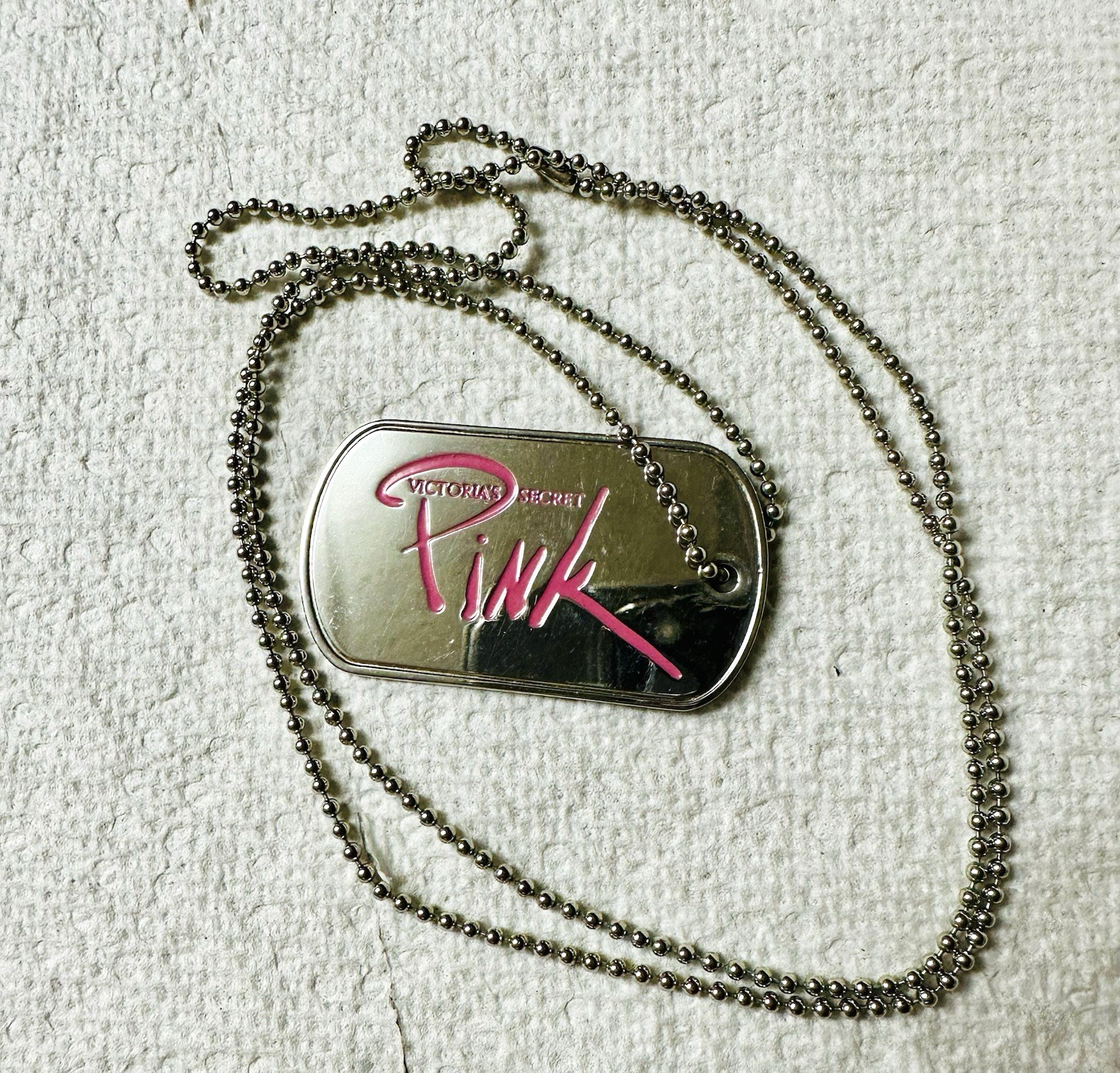 Silver Tone Victoria Secret Pink Heart Puppy Dog Tag Ball Bead Necklace n0365