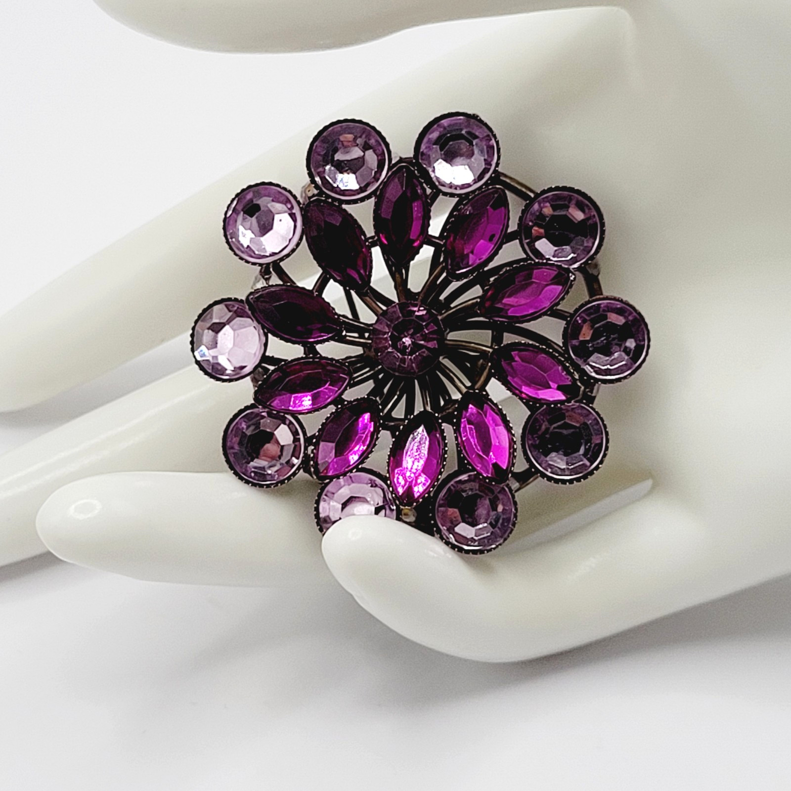 Purple Shades Floral Design Faceted Glass Rhinestone Metal Costume Brooch Pin