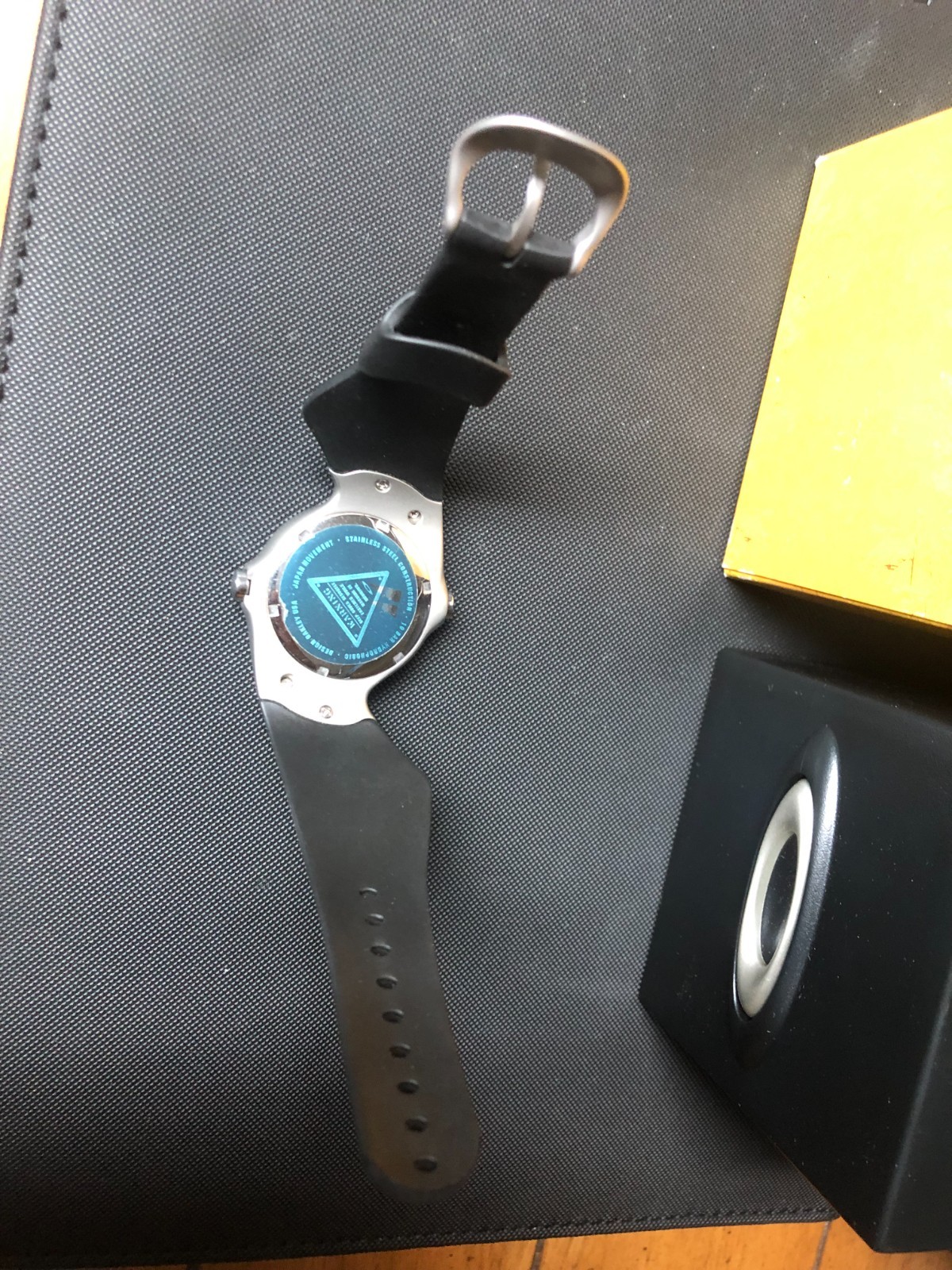 Oakley Crush 2.0 Watch Silver & Black With Complete Box MINT Brand New Battery