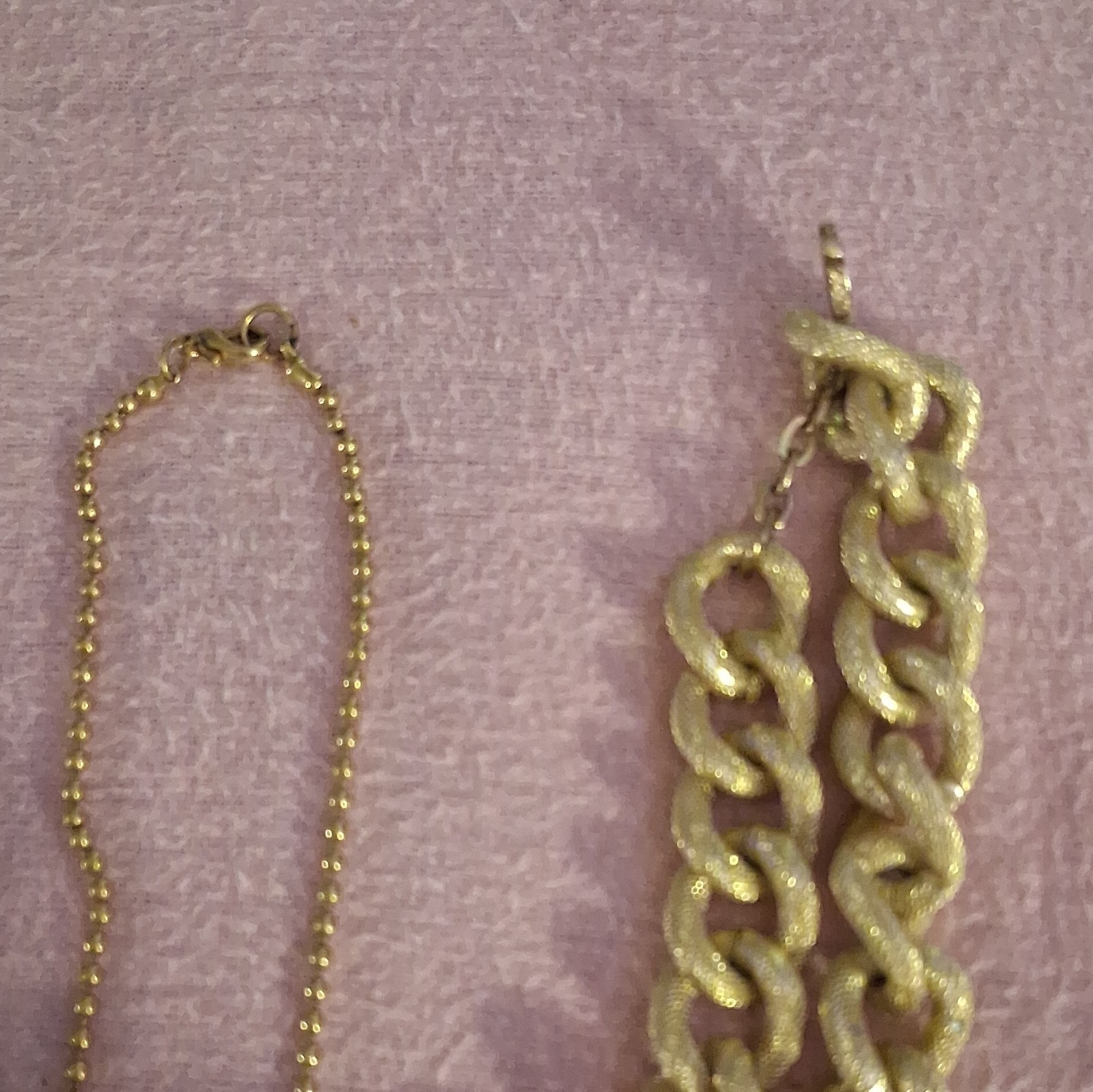 Women’s Fashion Mixed Jewelry Lot of 5- Necklaces/Chain/Bracelet Gold/Black