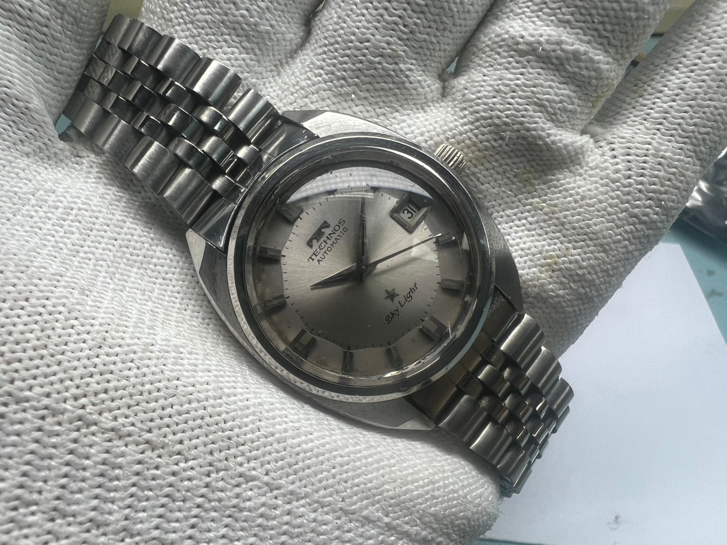 78. Technos date Sky Light 34.8 mm running cal 2632