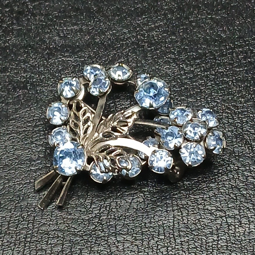 Vintage Ligh Blue Rhinestone F Flower Bouquet Pin Brooch. 11/450