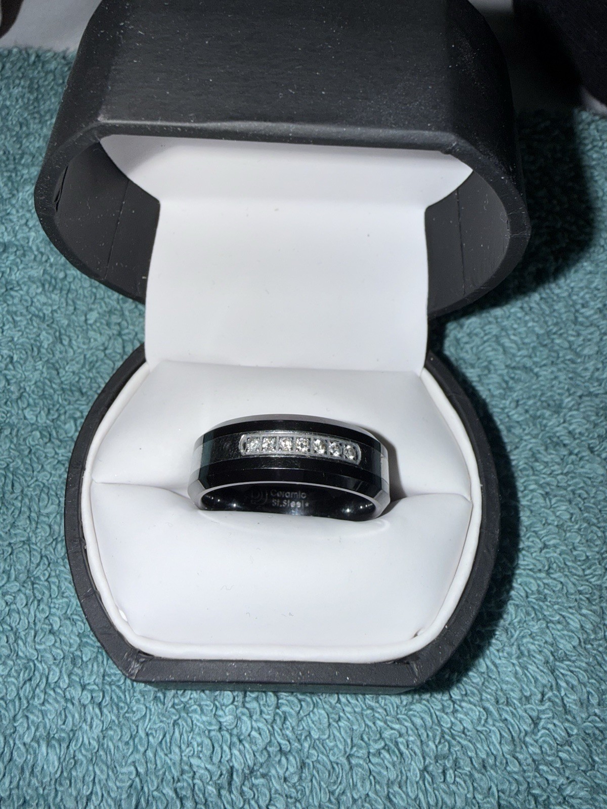 Men’s Size 10 Tungsten Steel Ring With Diamonds