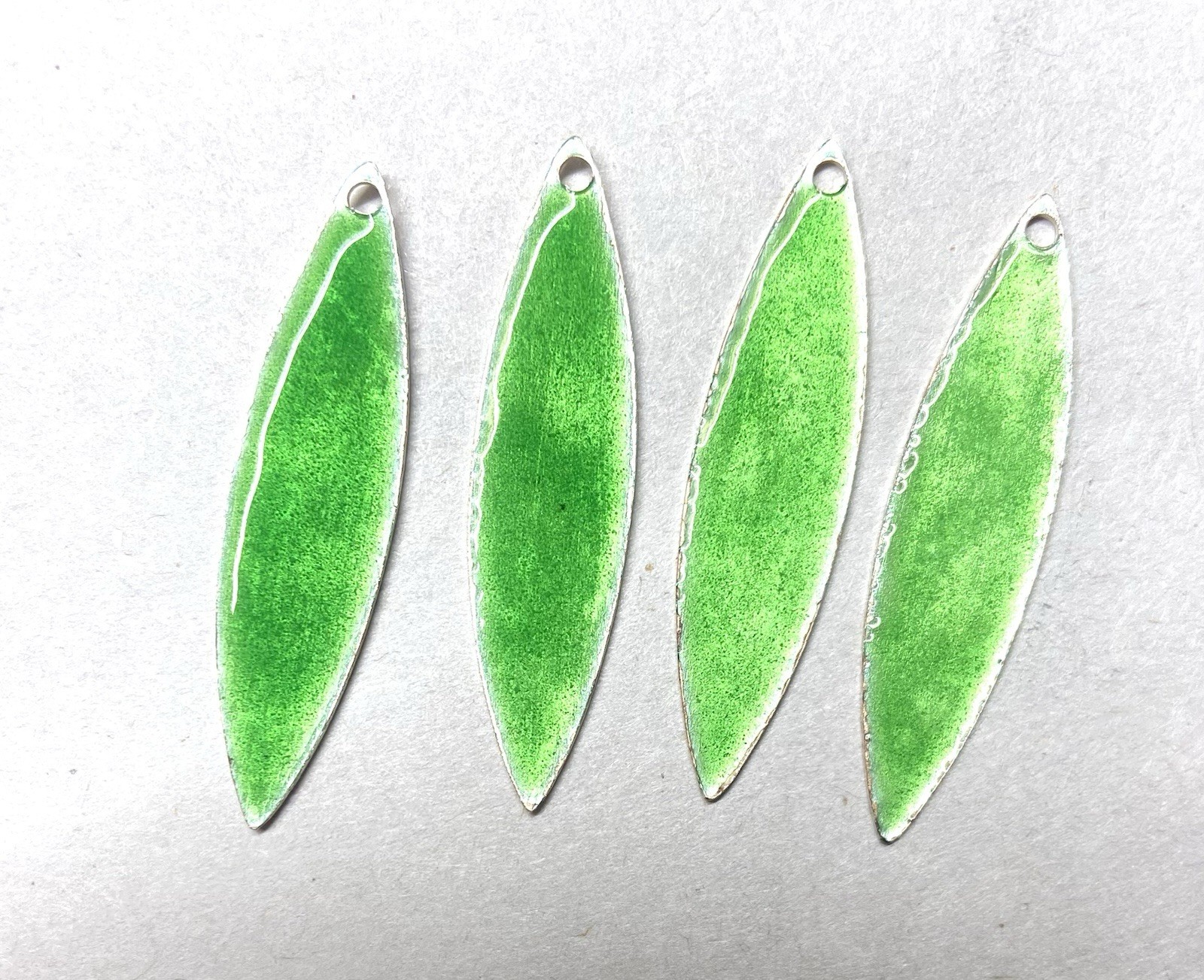12x Vtg. Guilloche Enamel Sterling Silver- 1 1/4″ double pointed charm- green