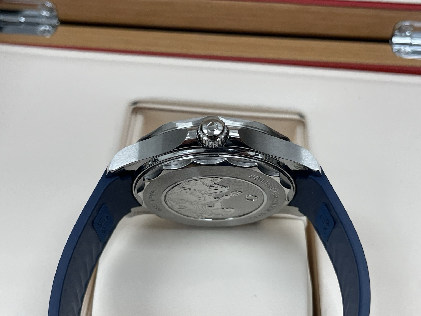 OMEGA SEAMASTER SUMMER BLUE EDITION 300M BRAND NEW 42MM 210.32.42.20.03.002