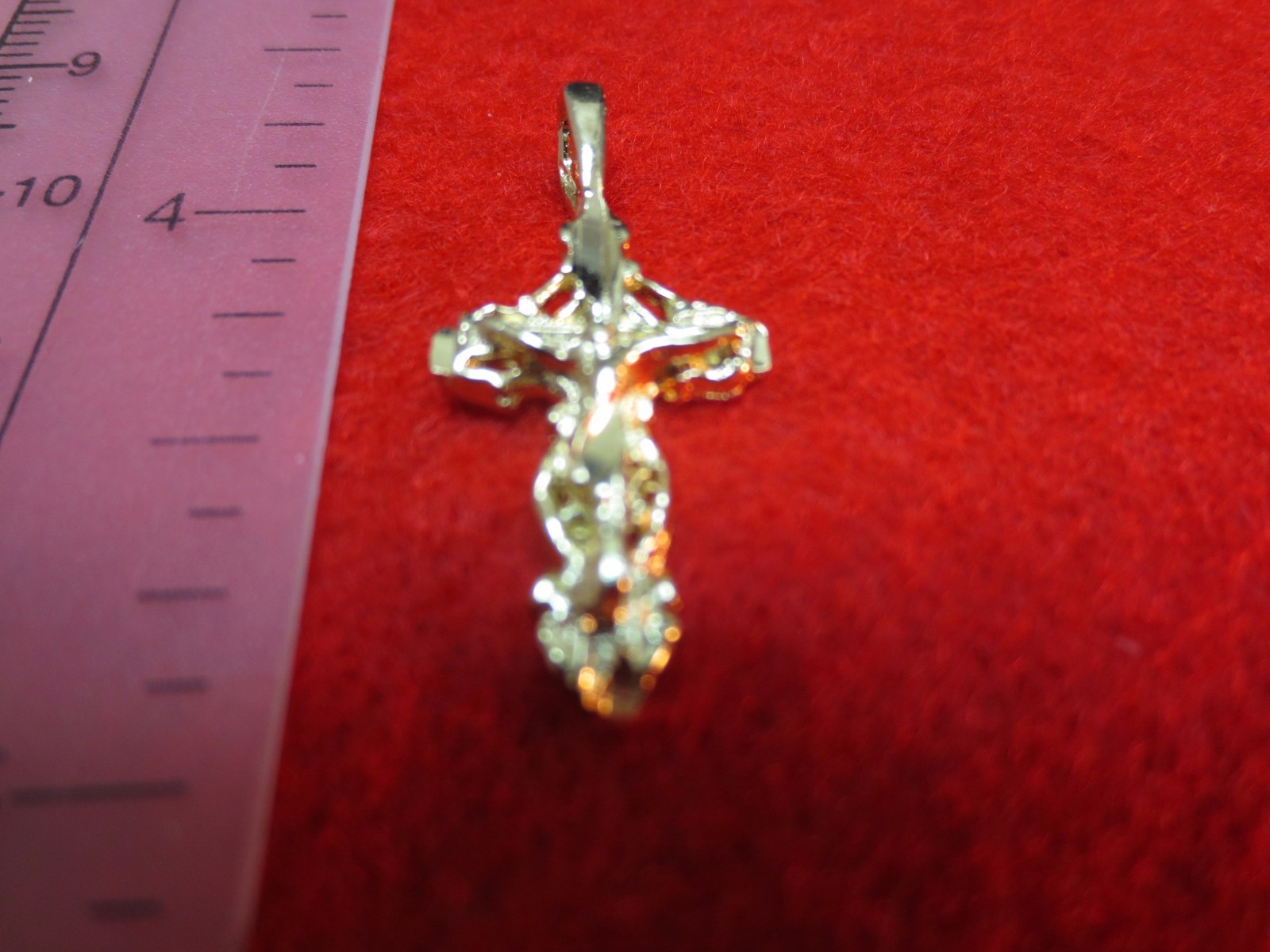 14 KT GOLD PLATED ABOUT 1 INCH ORNATE CRUCIFIX CROSS CHARM PENDANT-2630