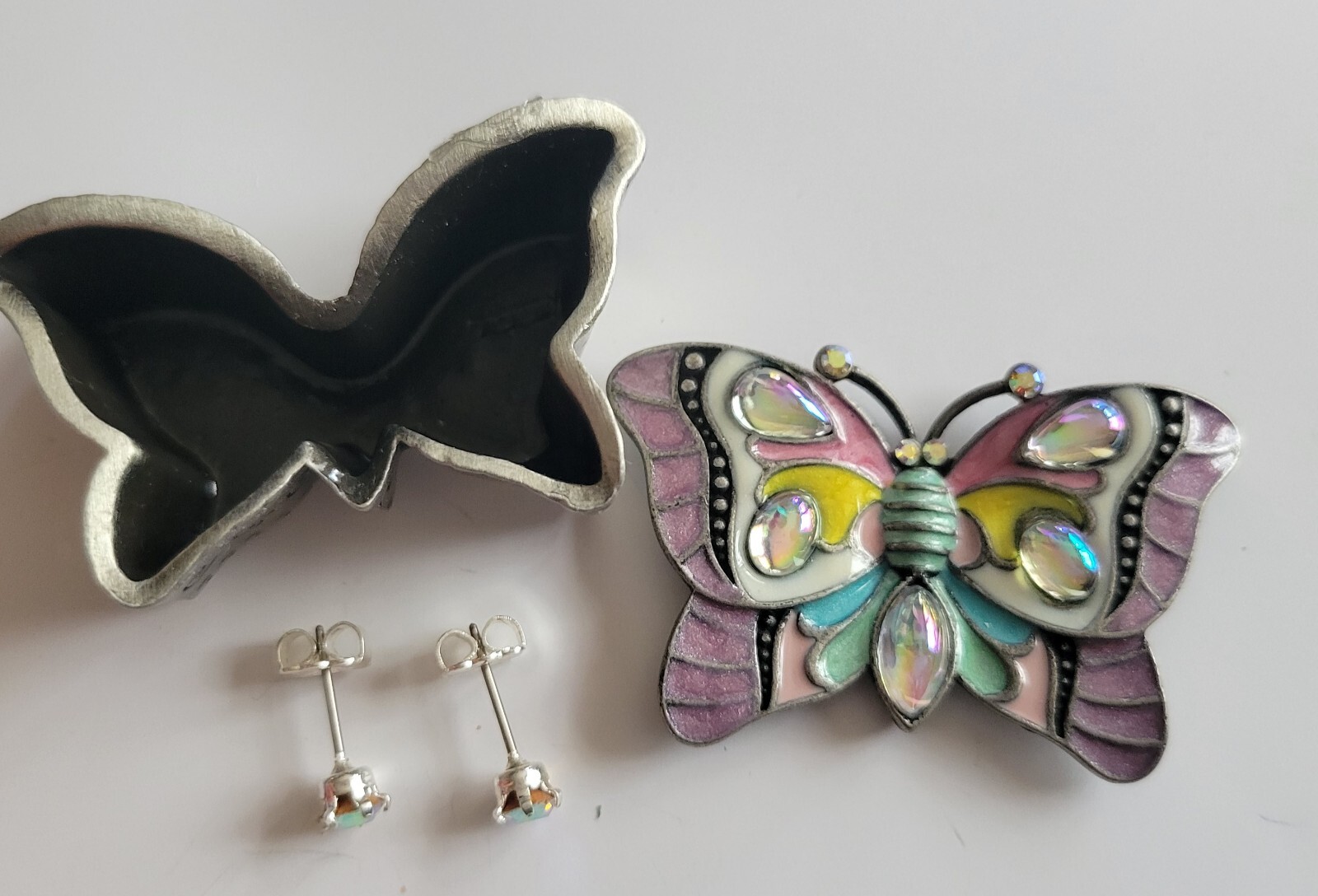 Avon 2007 Stud Earrings In Butterfly Box #F3171231 Original Box