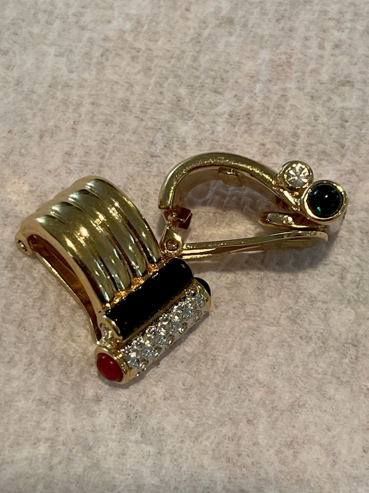 Vtg Vogue Bijoux Gold Plated Faux Diamond Red Green Crystals Clip On Earrings
