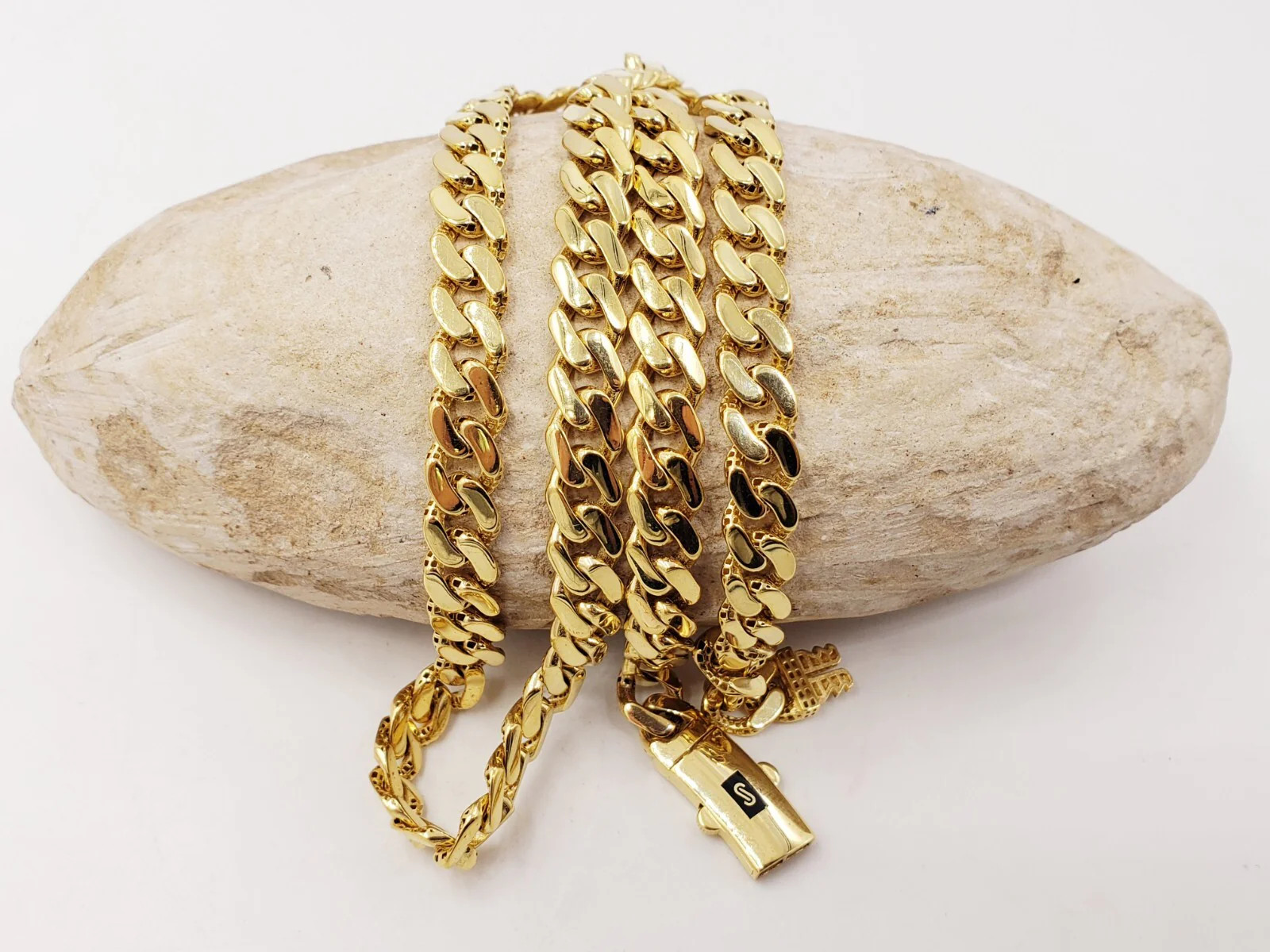 10KT Yellow Gold Curb Hollow textured Chain 20.5 inches x (W) 6.88mm Box Clasp