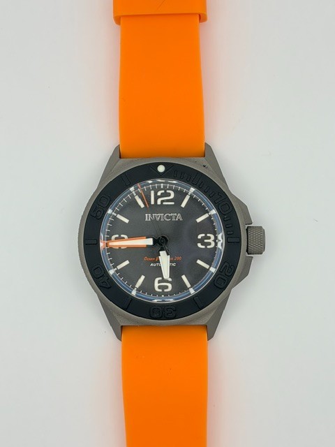 NEW Invicta Ocean Predator Mens Watch – Interchangeable Orange Silicone Band