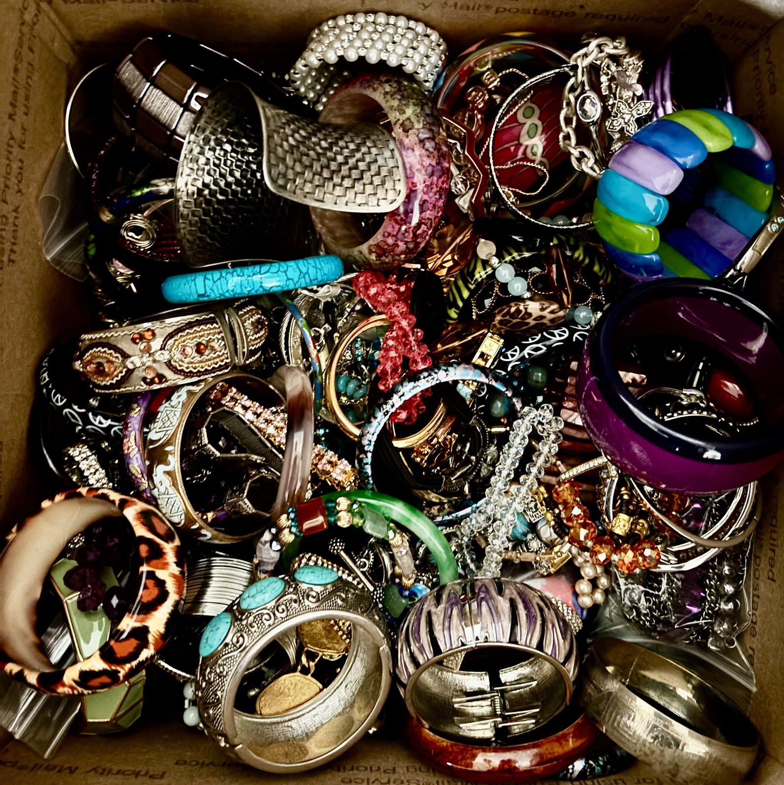 LARGE Flat Rate Box Filled w/ Pounds of Jewelry Mix – Hours of Fun!